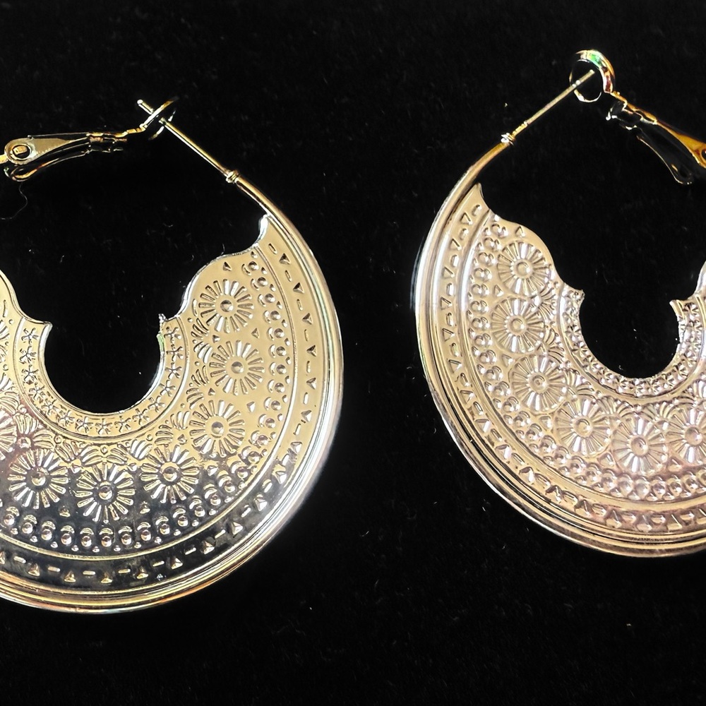 Elegant Silver Floral Hoop Earrings